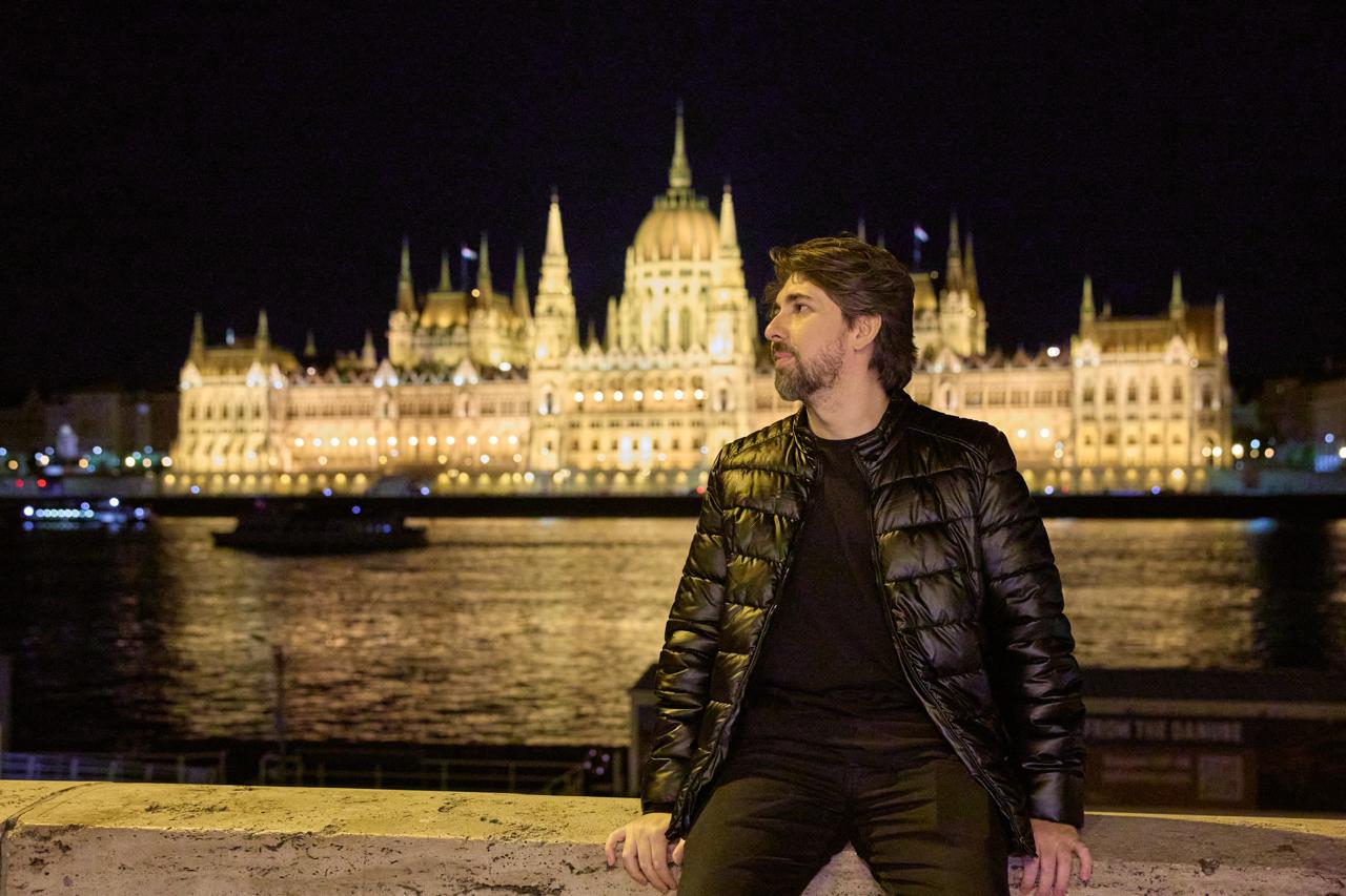 BruTrips em Budapeste à noite